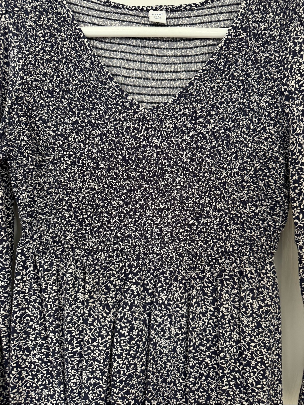 Old Navy Black & White Floral V-Neck Long Sleeve Dress - Picture 2 of 3